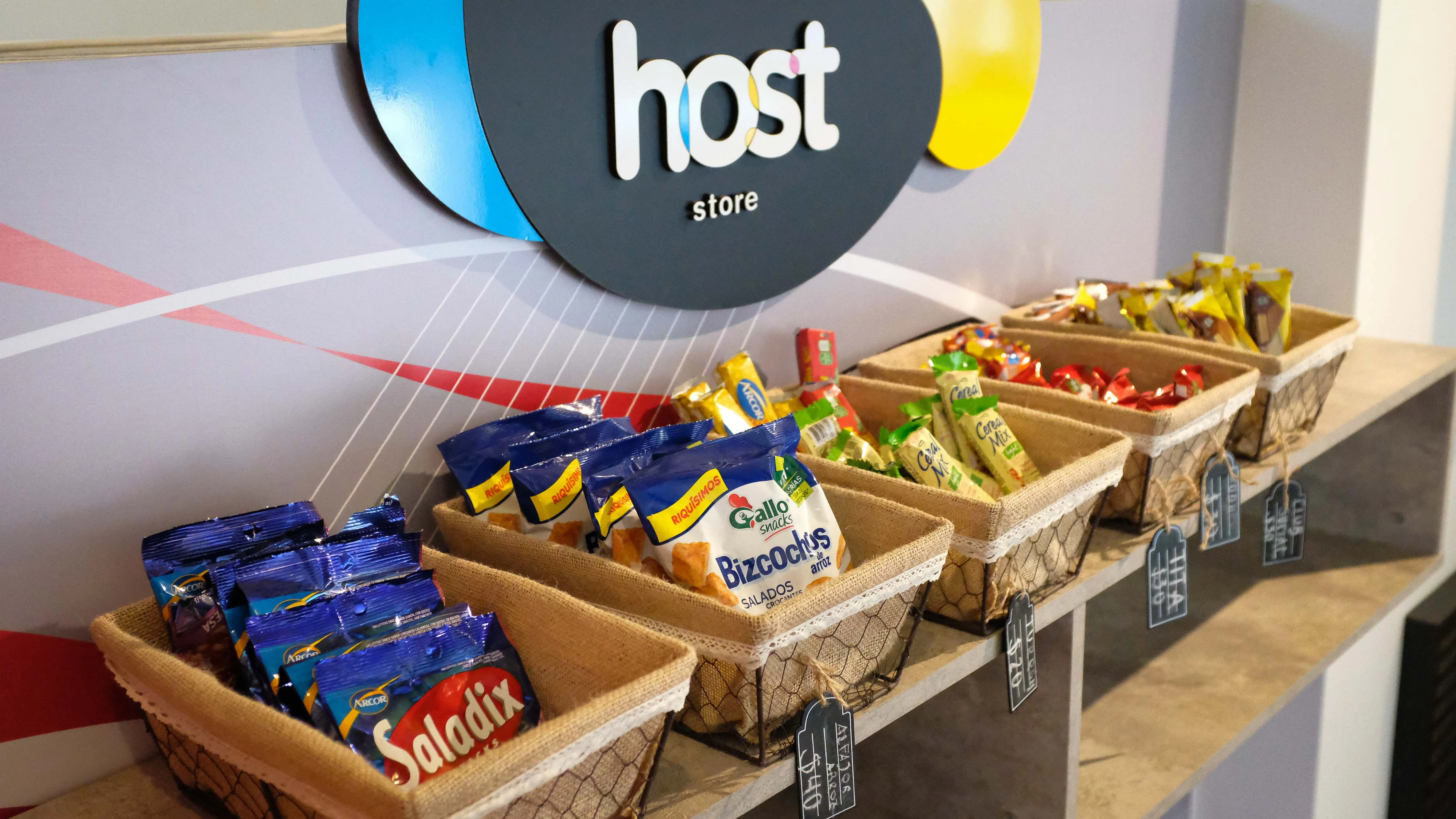 Host Store con snacks y bebidas en Villa Belgrano