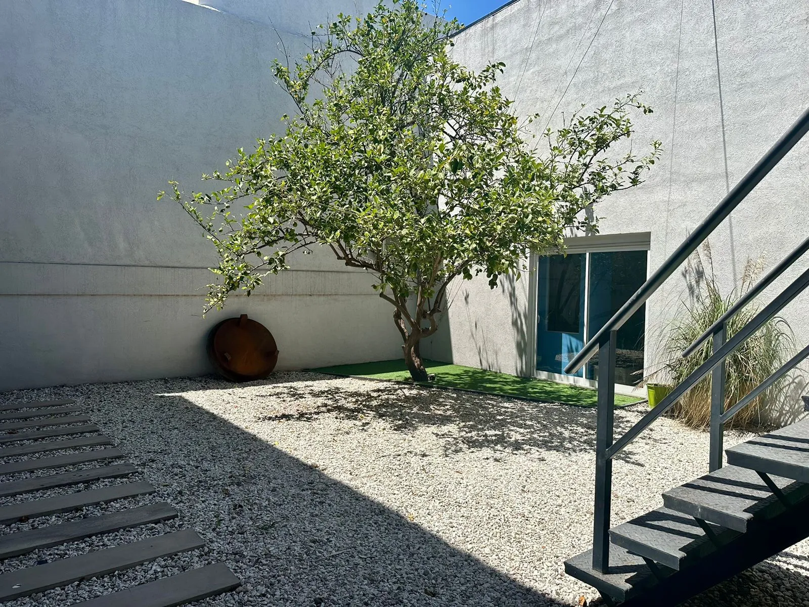 Patio al aire libre de Host Orfeo
